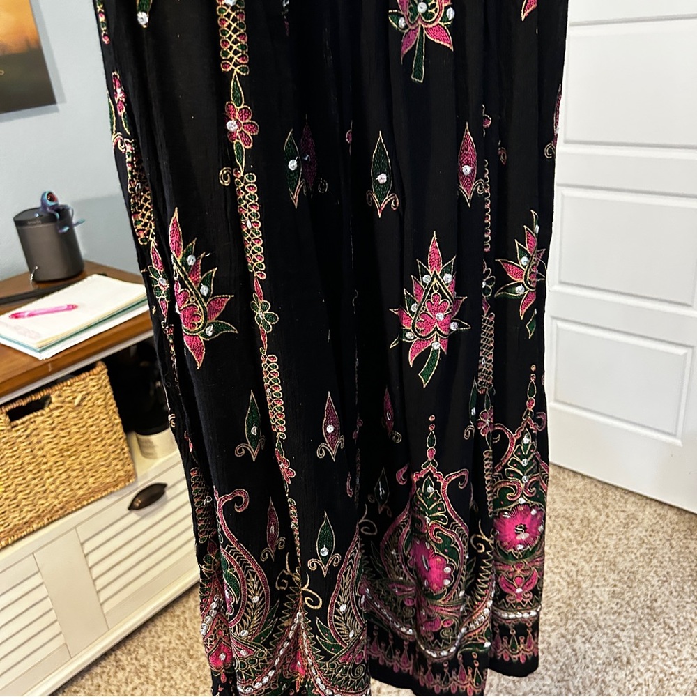 Boho Black and Pink Embroidered Sequin Bling Floral Maxi Skirt - One Size - Picture 4 of 7